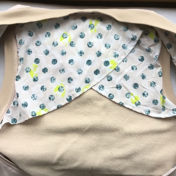 Lululemon pale pink zippered vest - Picture 7 of 7